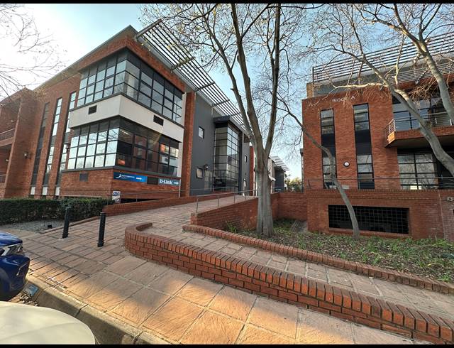 155.30M² OFFICE TO LET IN ECO PARK ESTATE